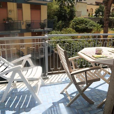 Stanza In Appartamento Naples Exterior photo