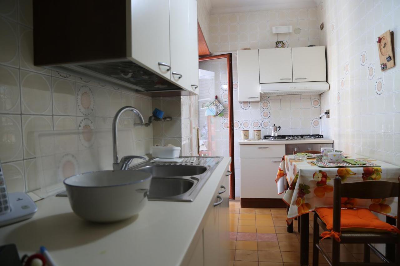 Stanza In Appartamento Naples Exterior photo